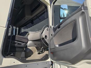 DAF XF 440 4x2 / LES / SCHOOL / TAIL LIFT / 4 SEATS